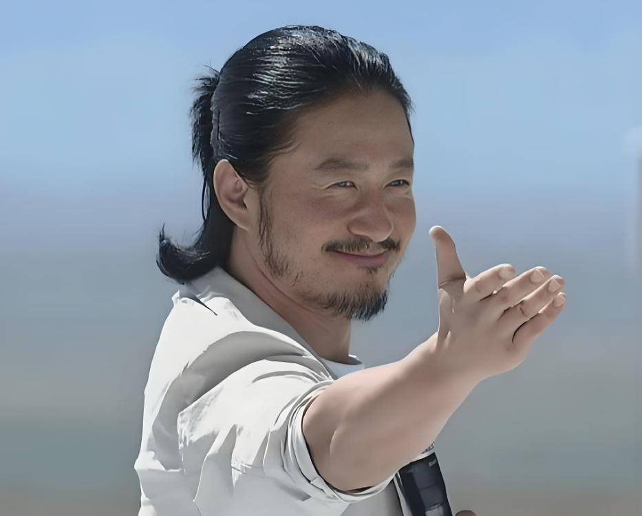 位演员排行榜周星驰却不在榜单之中！开元棋牌app中国非常有钱的10(图6)